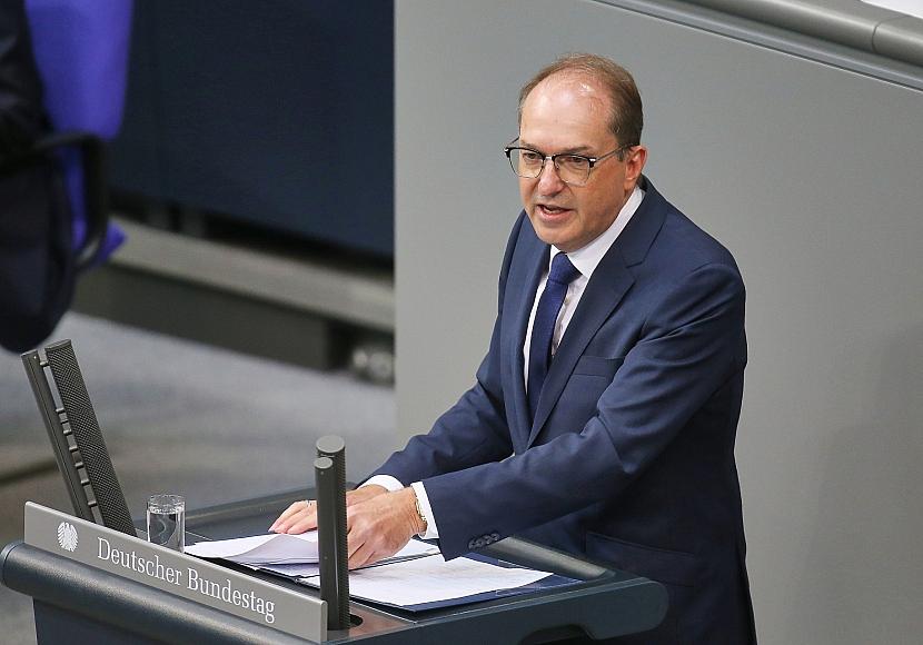 Dobrindt wirbt für 