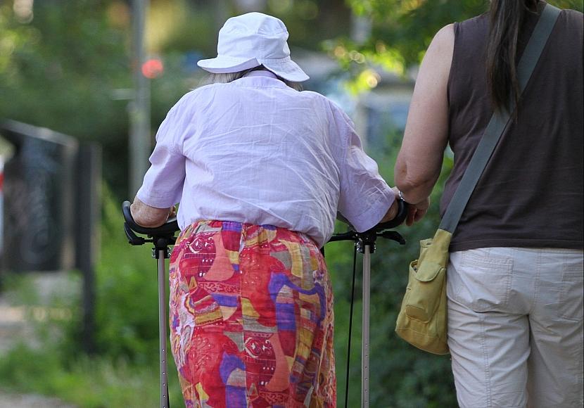 CSU verteidigt Mütterrente gegen Kritik aus CDU-Arbeitnehmerflügel