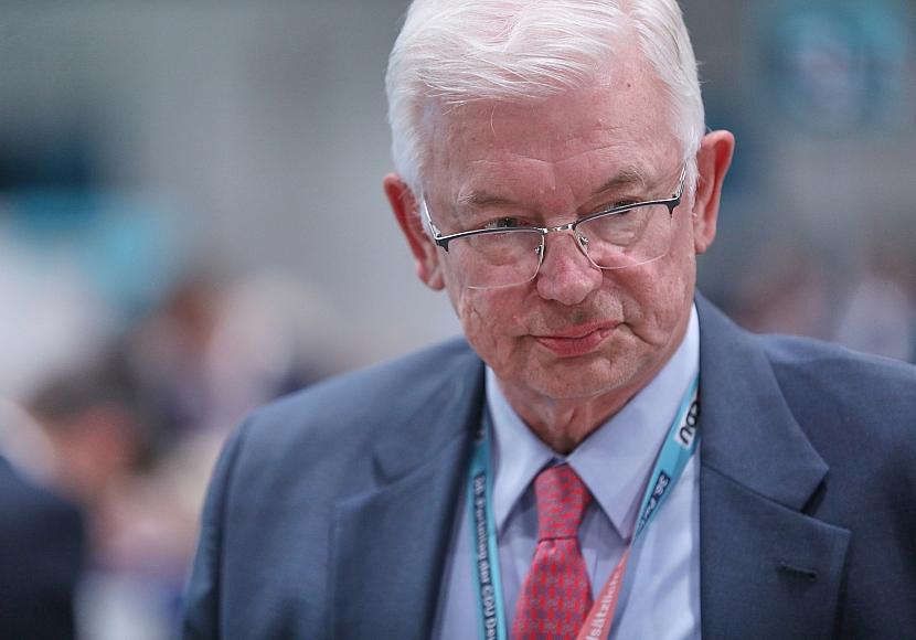 Koch warnt CDU vor Kanzlertausch