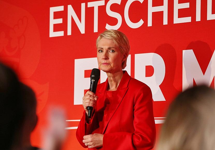 Schwesig will mit Grünen und Linken sprechen