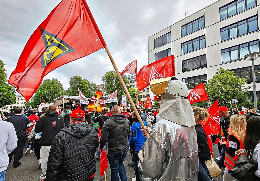 IG Metall: Arbeitgeber haben Warnstreiks provoziert